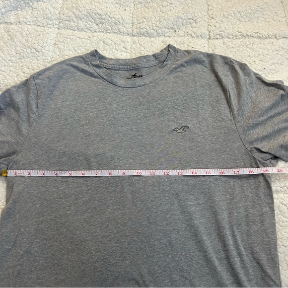 Hollister Gray Short Sleeve Tee - Picture 5 of 10